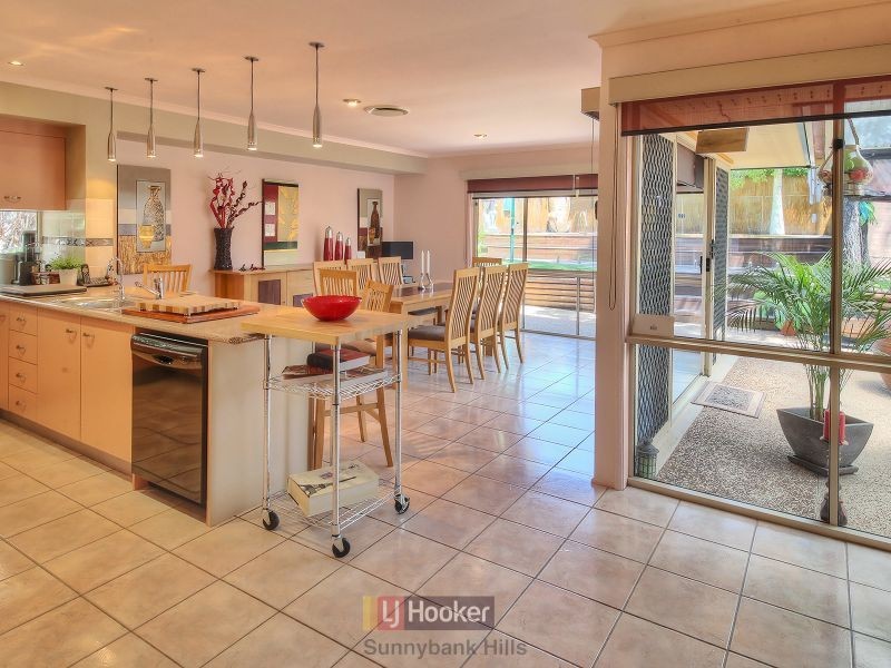 23 Carnation Crescent, Calamvale QLD 4116