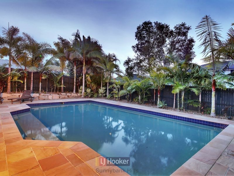 4 Glenelg Place, Parkinson QLD 4115