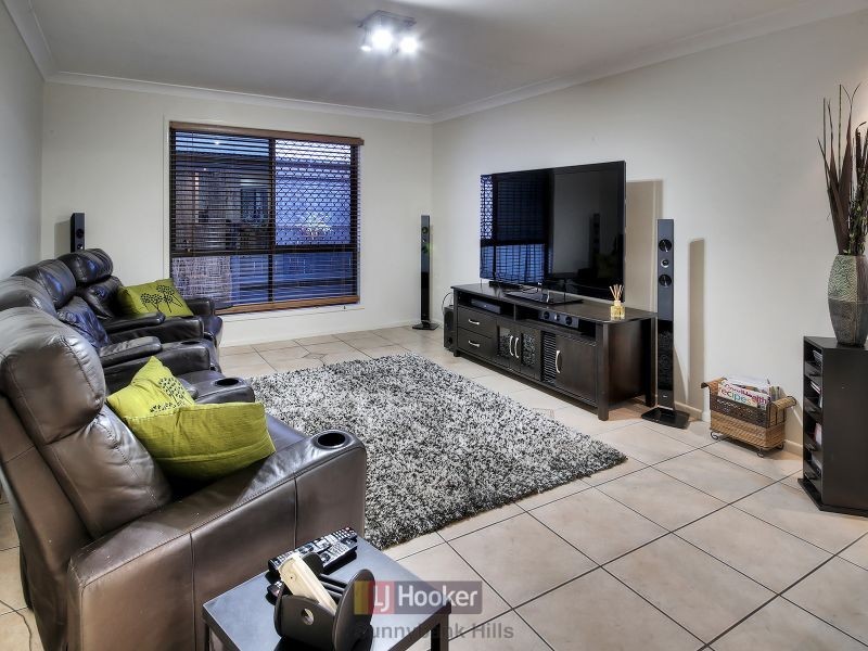 4 Glenelg Place, Parkinson QLD 4115