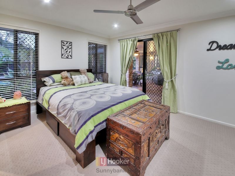 4 Glenelg Place, Parkinson QLD 4115