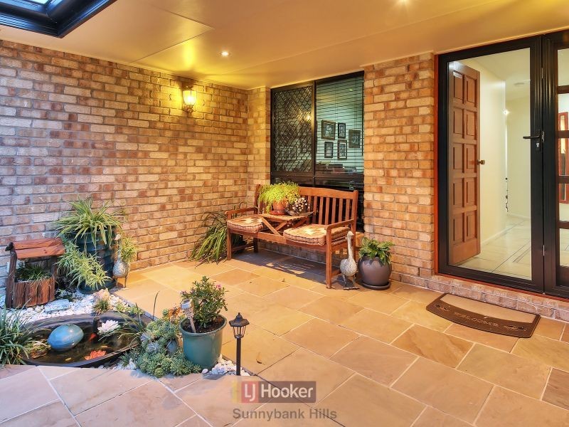 4 Glenelg Place, Parkinson QLD 4115