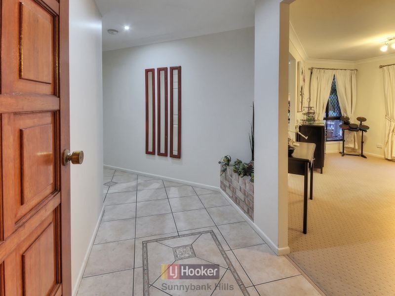 4 Glenelg Place, Parkinson QLD 4115