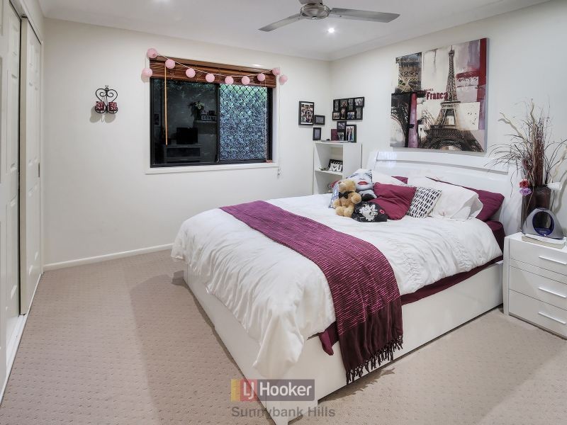 4 Glenelg Place, Parkinson QLD 4115