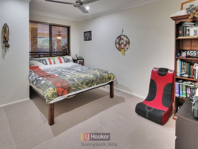 4 Glenelg Place, Parkinson QLD 4115