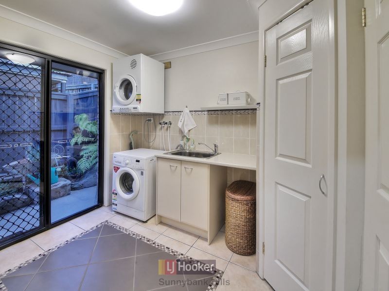 4 Glenelg Place, Parkinson QLD 4115