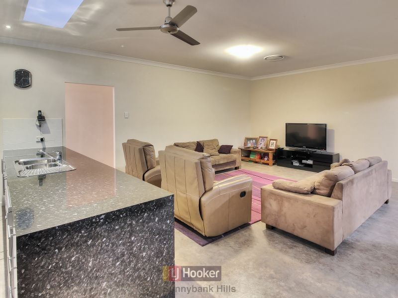 7 Sumayyah Place, Calamvale QLD 4116