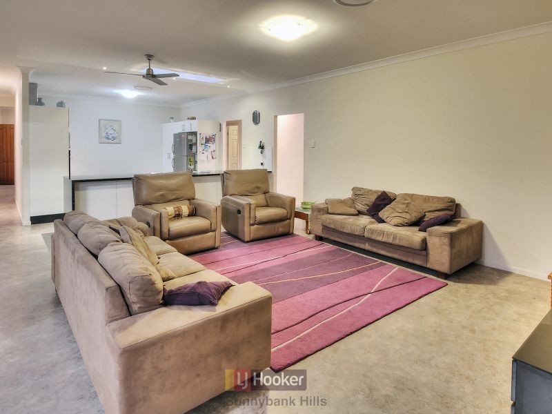 7 Sumayyah Place, Calamvale QLD 4116