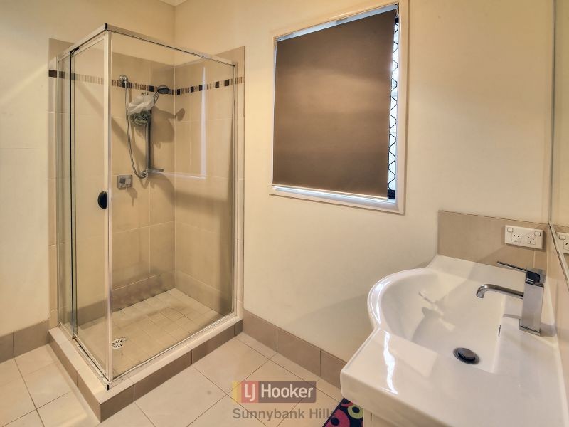 7 Sumayyah Place, Calamvale QLD 4116