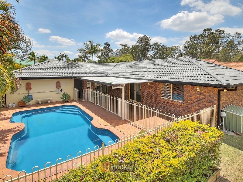 25 Avondale Crescent, Parkinson QLD 4115