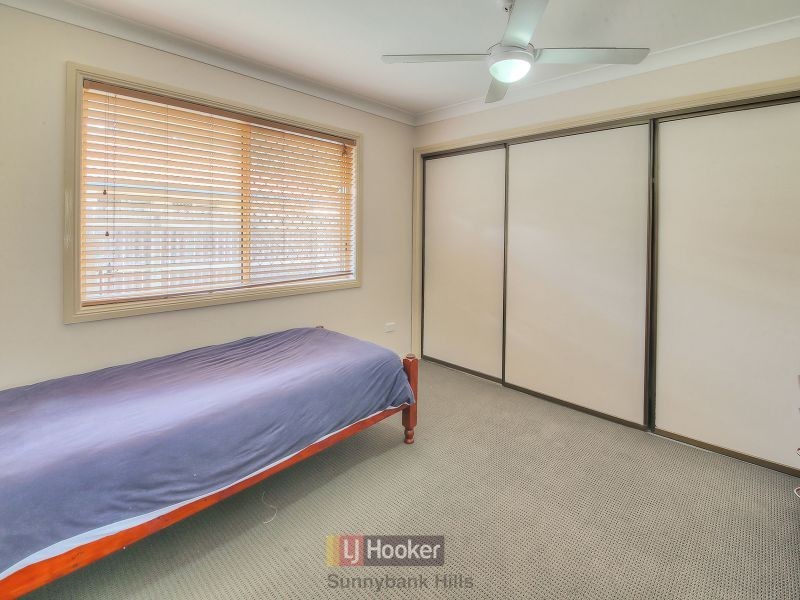 25 Avondale Crescent, Parkinson QLD 4115