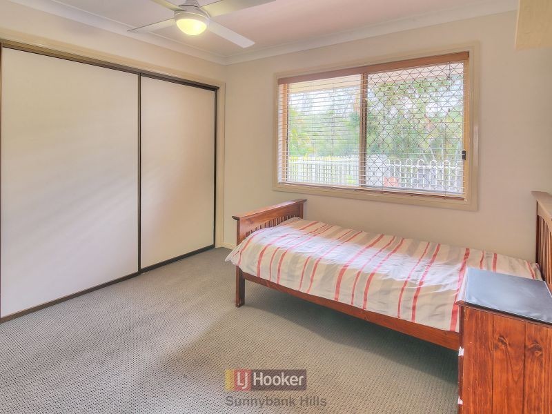 25 Avondale Crescent, Parkinson QLD 4115