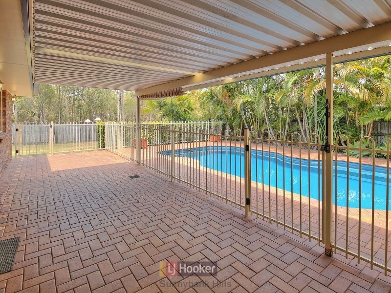25 Avondale Crescent, Parkinson QLD 4115
