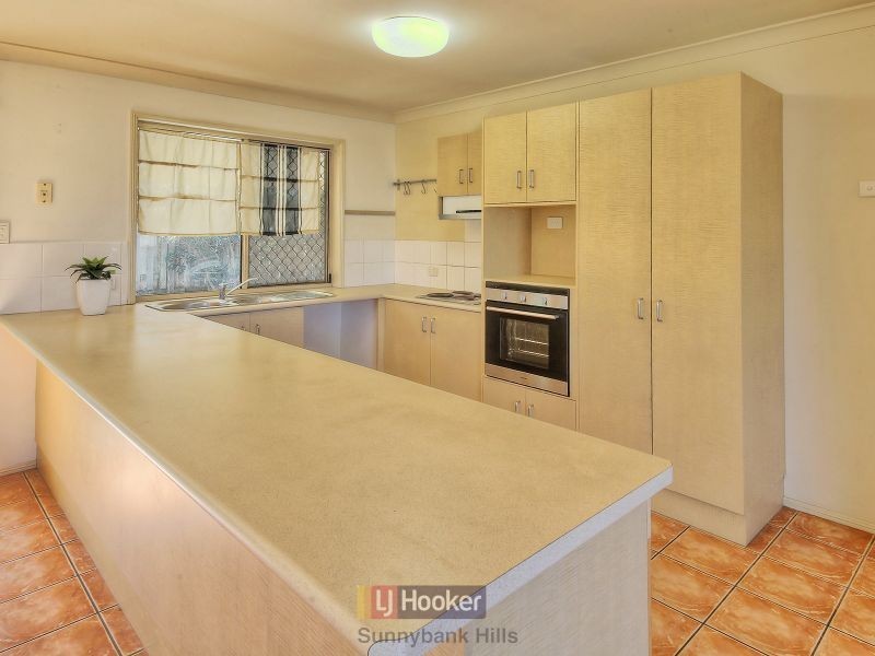 4 Bowerbird Place, Calamvale QLD 4116