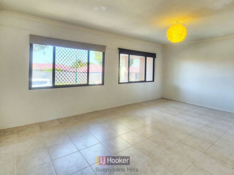 4 Bowerbird Place, Calamvale QLD 4116