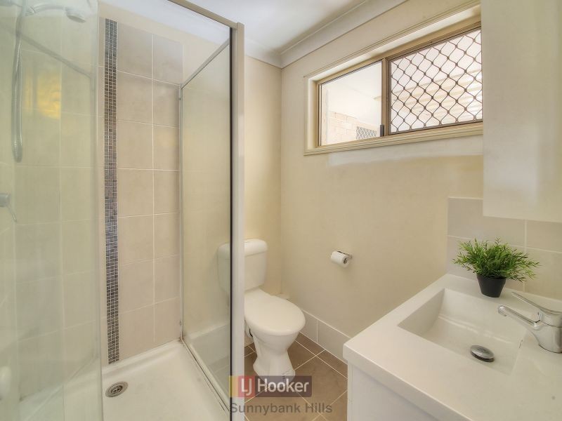 4 Bowerbird Place, Calamvale QLD 4116