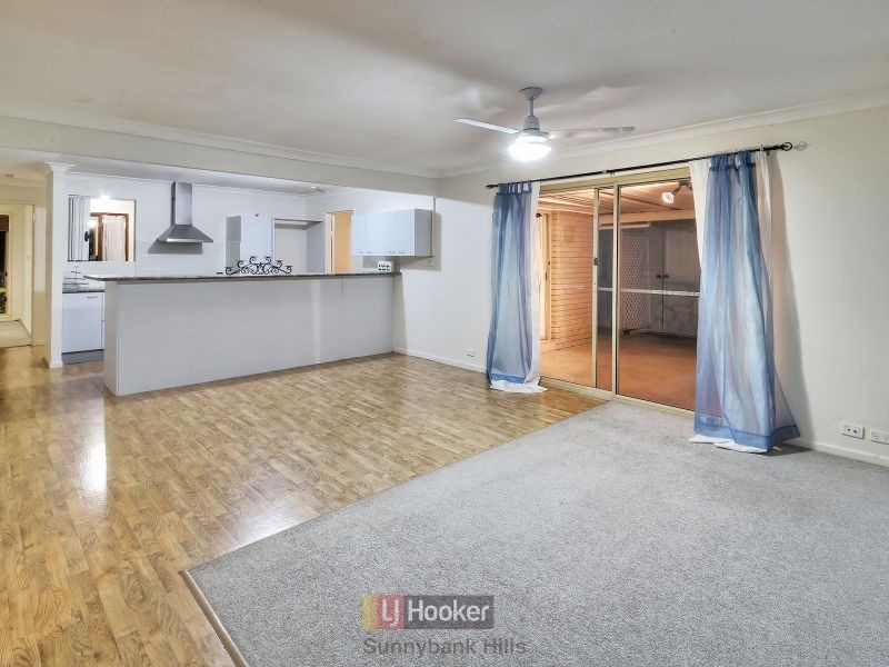 8 Dolphin Street, Macgregor QLD 4109