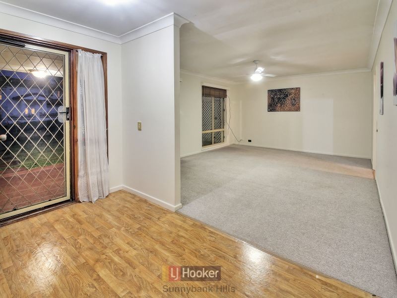 8 Dolphin Street, Macgregor QLD 4109