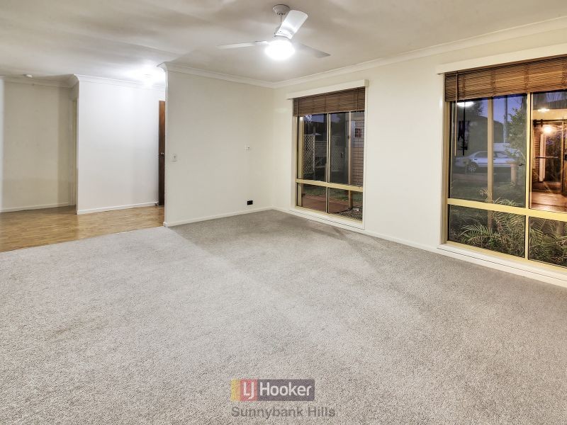 8 Dolphin Street, Macgregor QLD 4109