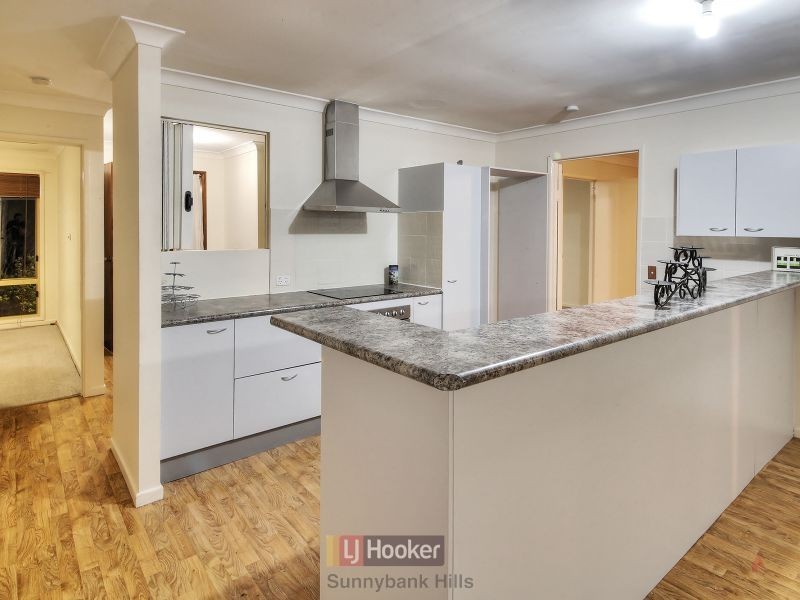 8 Dolphin Street, Macgregor QLD 4109