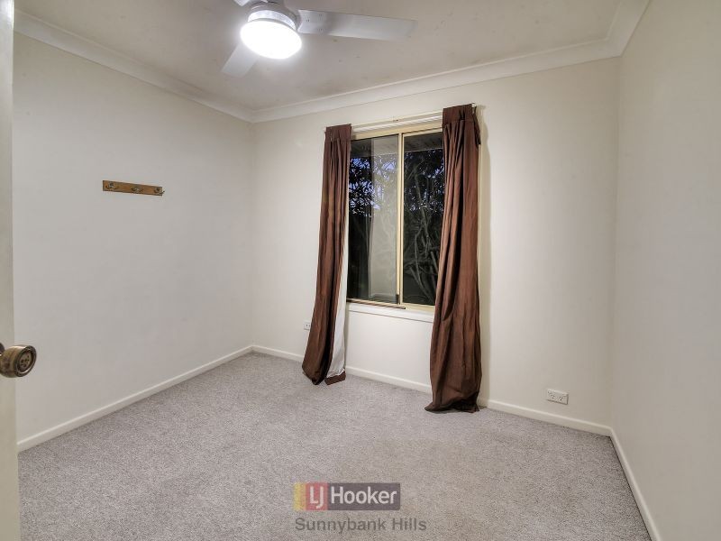 8 Dolphin Street, Macgregor QLD 4109