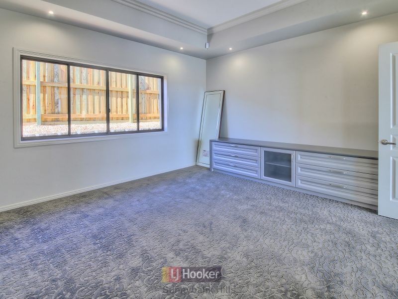 71 Hawthorn Circuit, Stretton QLD 4116