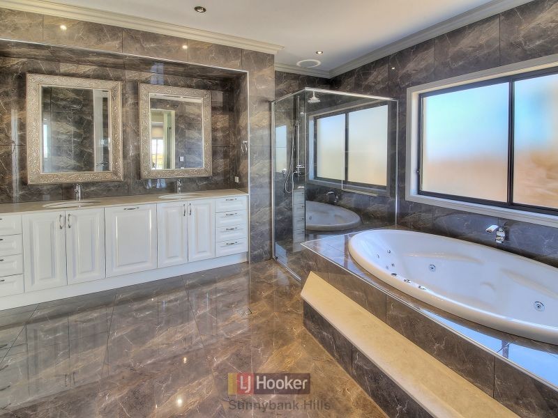 71 Hawthorn Circuit, Stretton QLD 4116