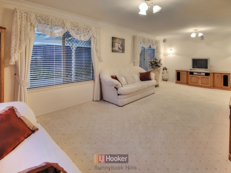 5 Lakkari Street, Eight Mile Plains QLD 4113