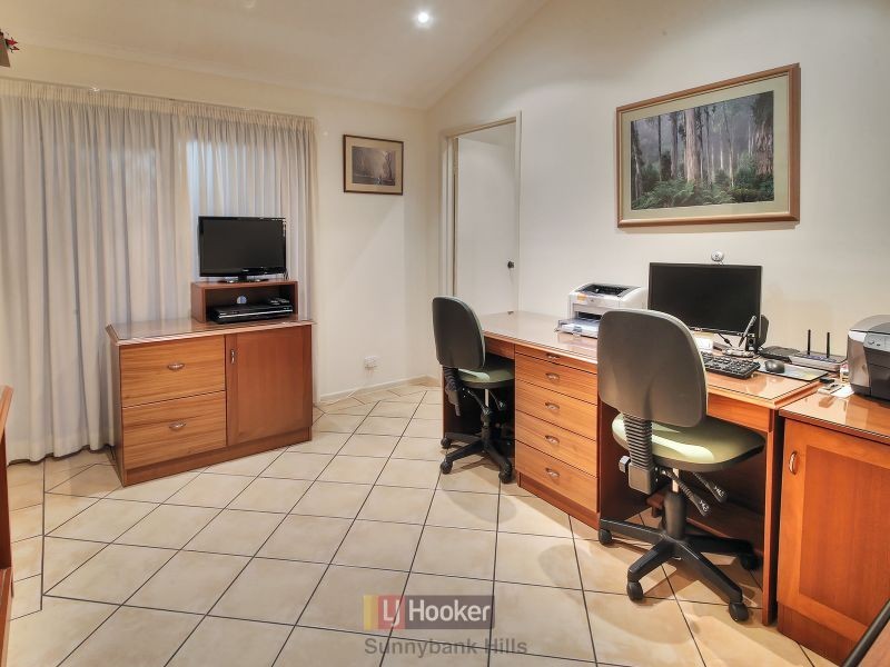 5 Lakkari Street, Eight Mile Plains QLD 4113