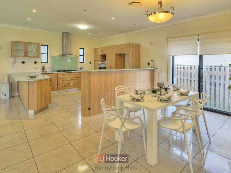 15 Gippsland Place, Calamvale QLD 4116