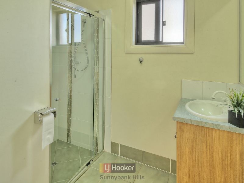 15 Gippsland Place, Calamvale QLD 4116