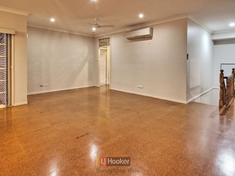 8 Franquin Crescent, Kuraby QLD 4112