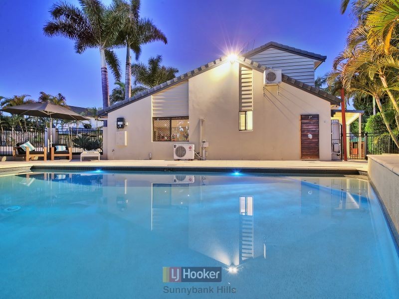 4 Caravonica Court, Calamvale QLD 4116