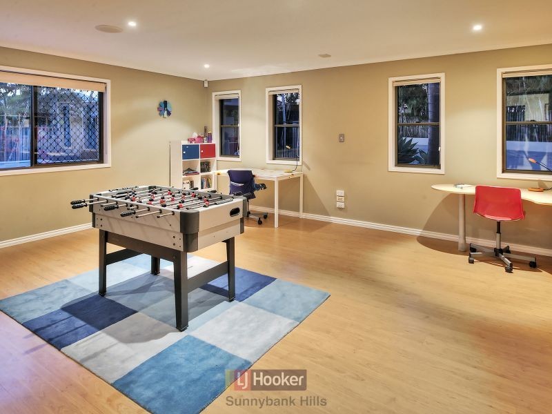 4 Caravonica Court, Calamvale QLD 4116