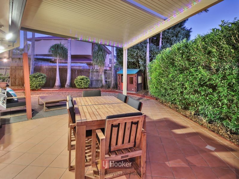 4 Caravonica Court, Calamvale QLD 4116