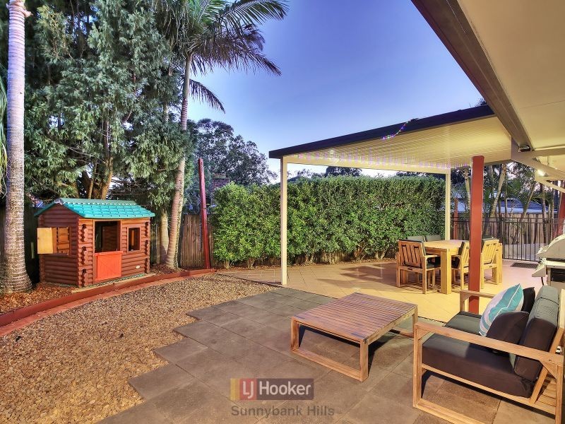4 Caravonica Court, Calamvale QLD 4116
