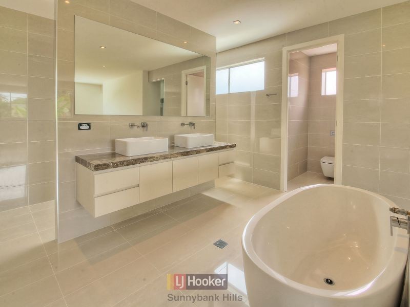 9 Cornell Street, Robertson QLD 4109