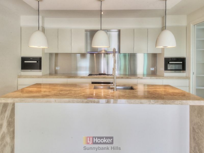 9 Cornell Street, Robertson QLD 4109