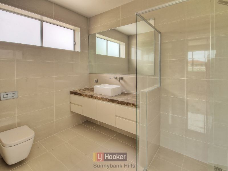 9 Cornell Street, Robertson QLD 4109