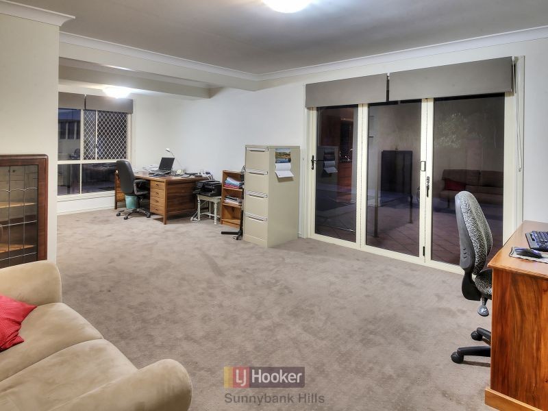 24 Corypha Crescent, Calamvale QLD 4116
