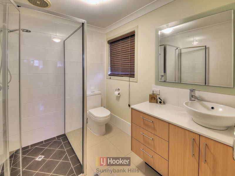 24 Corypha Crescent, Calamvale QLD 4116