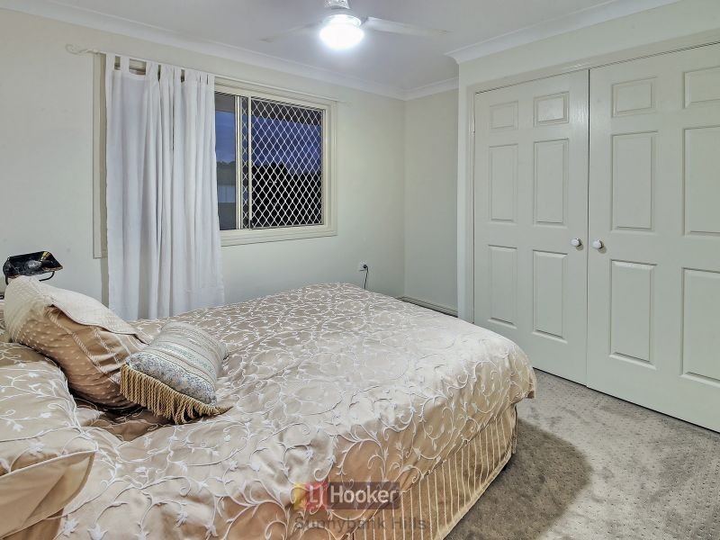 24 Corypha Crescent, Calamvale QLD 4116