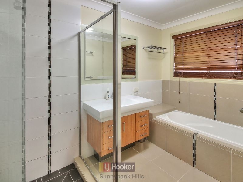 24 Corypha Crescent, Calamvale QLD 4116