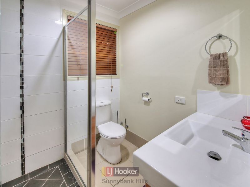 24 Corypha Crescent, Calamvale QLD 4116