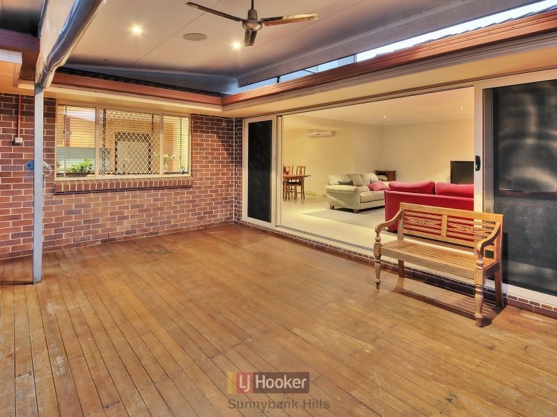 24 Corypha Crescent, Calamvale QLD 4116