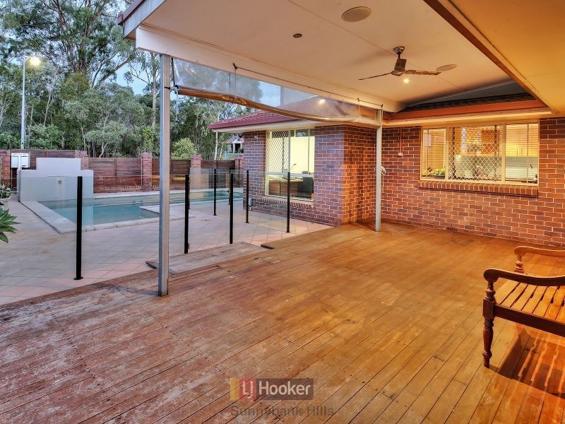 24 Corypha Crescent, Calamvale QLD 4116