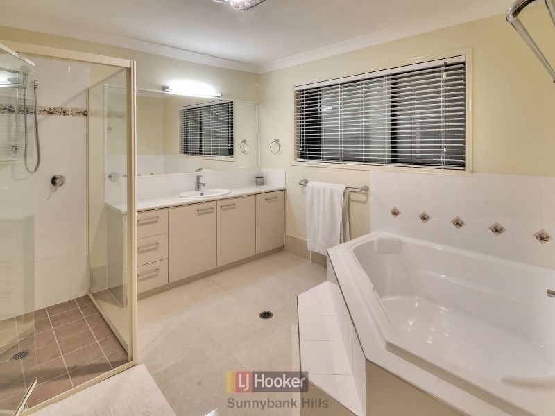 62 John Markwell Parade, Daisy Hill QLD 4127