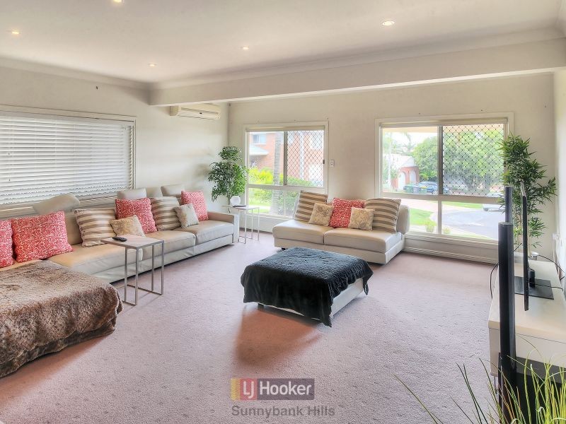 22 Hoover Court, Stretton QLD 4116