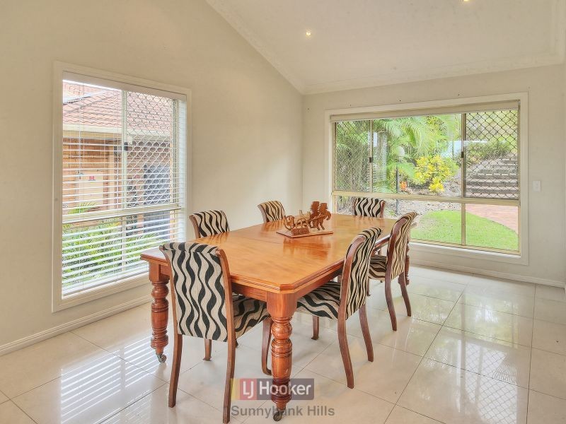 22 Hoover Court, Stretton QLD 4116