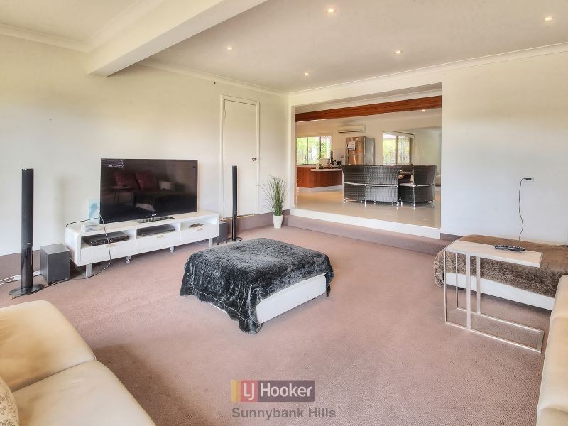 22 Hoover Court, Stretton QLD 4116