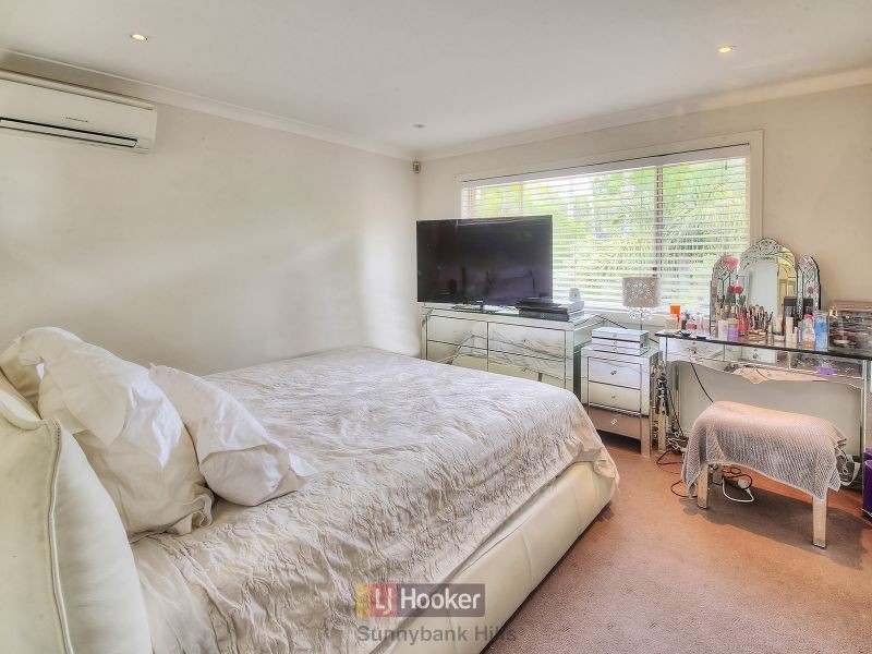 22 Hoover Court, Stretton QLD 4116